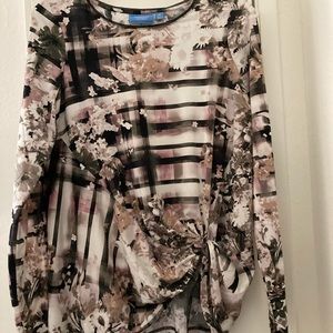 Simply Vera Wang Mixed Print Knot Hem Top